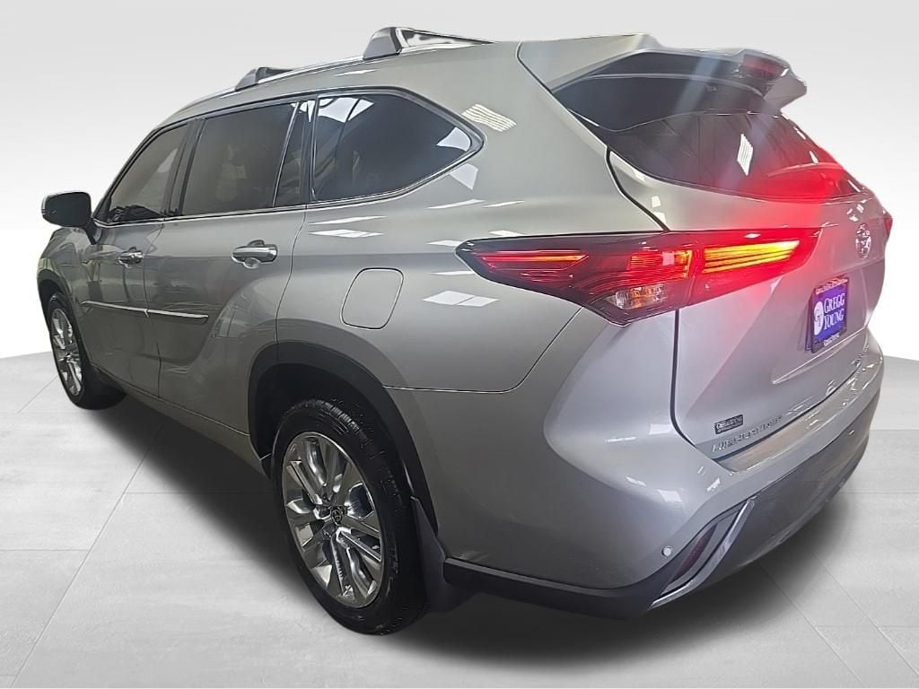 Used 2023 Toyota Highlander Limited SUV