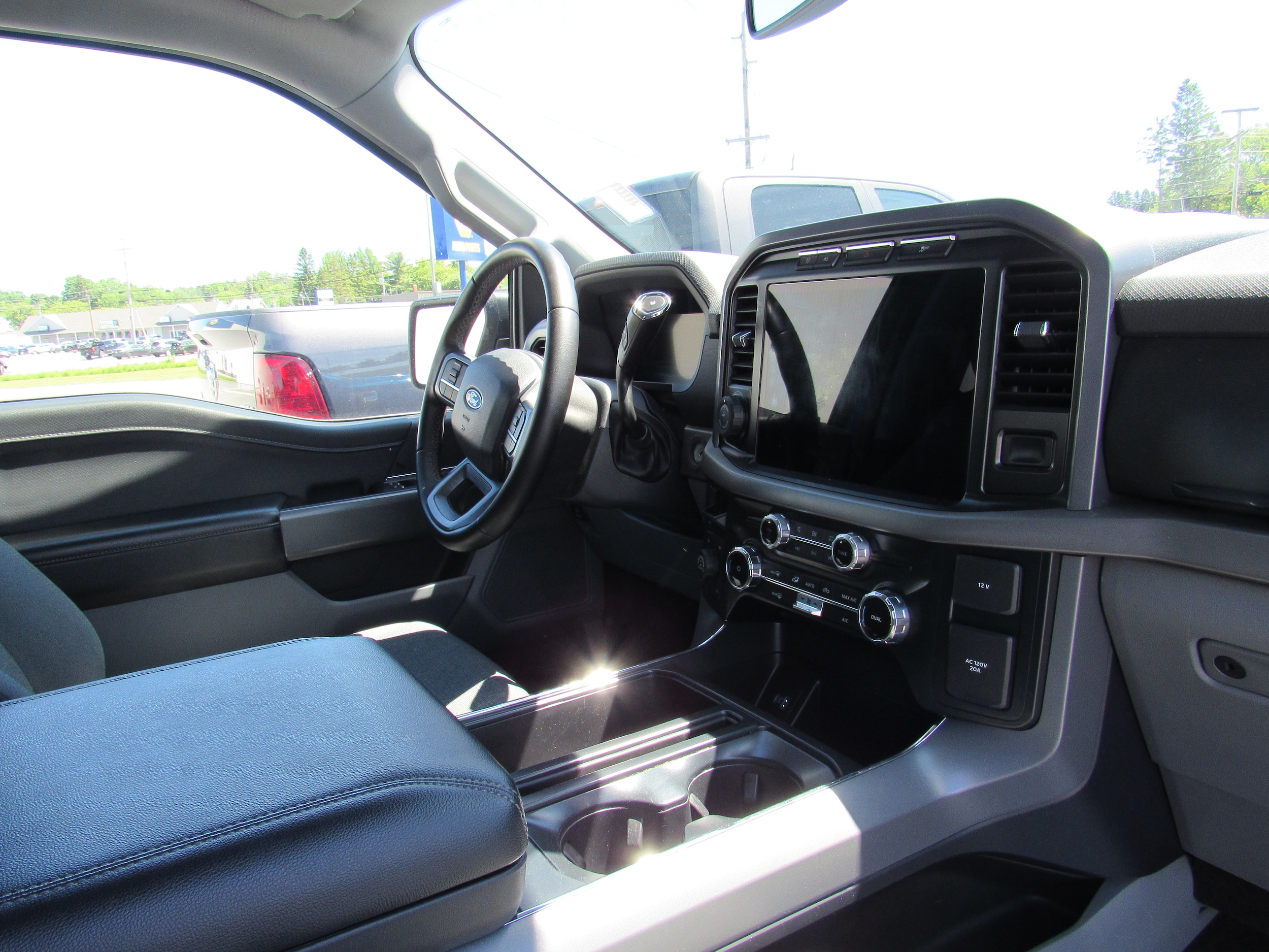 2024 Ford F-150 XLT - Photo 13