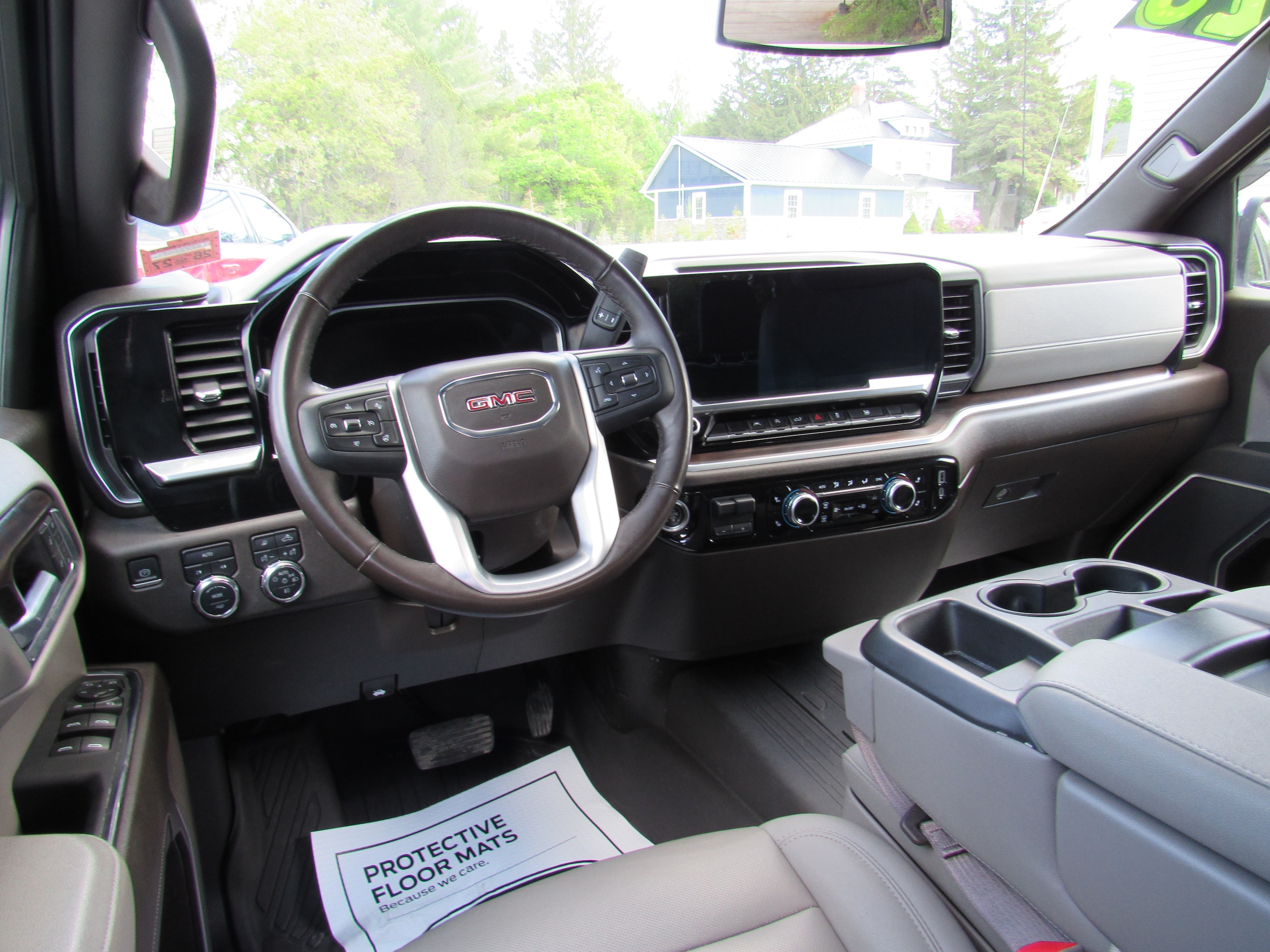 2023 GMC Sierra 1500 SLT - Photo 17