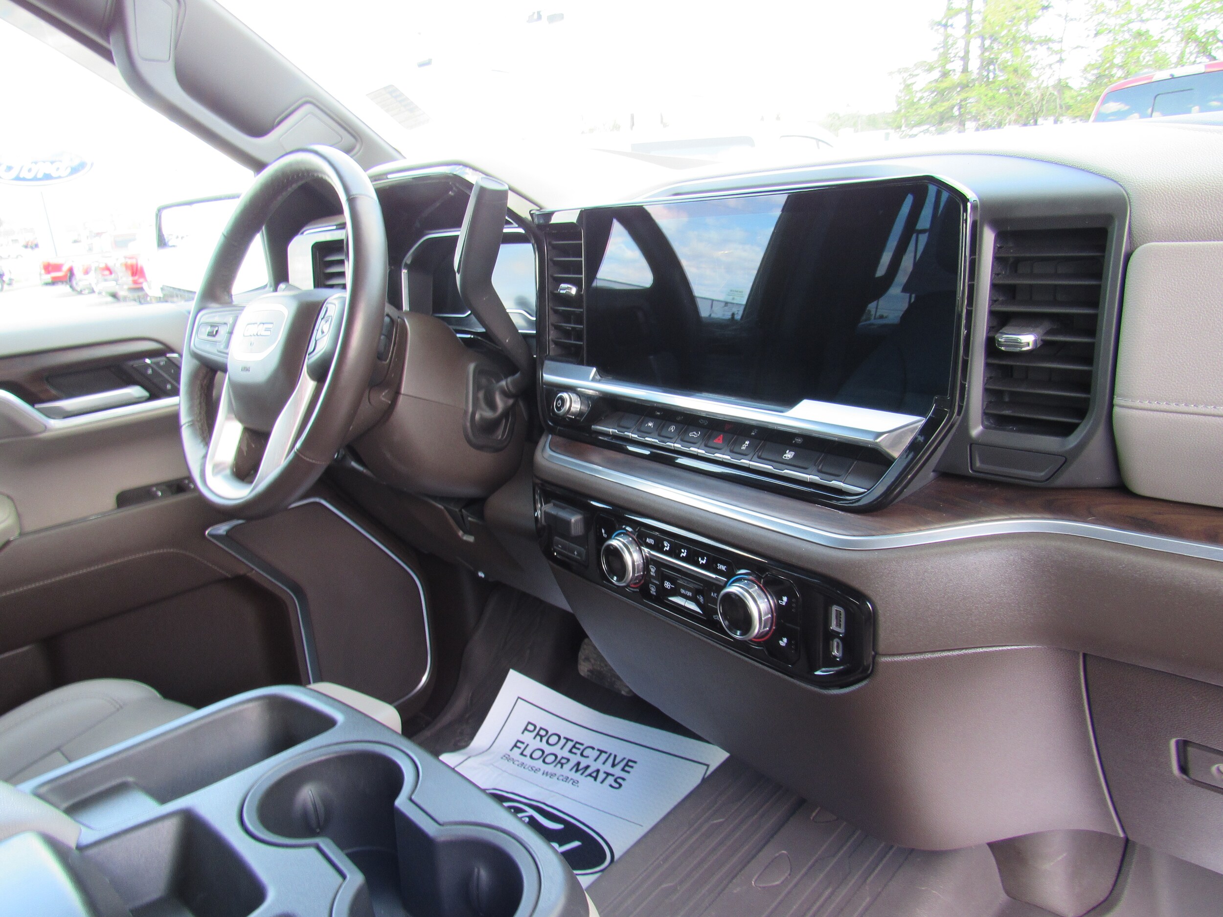 2023 GMC Sierra 1500 SLT - Photo 12