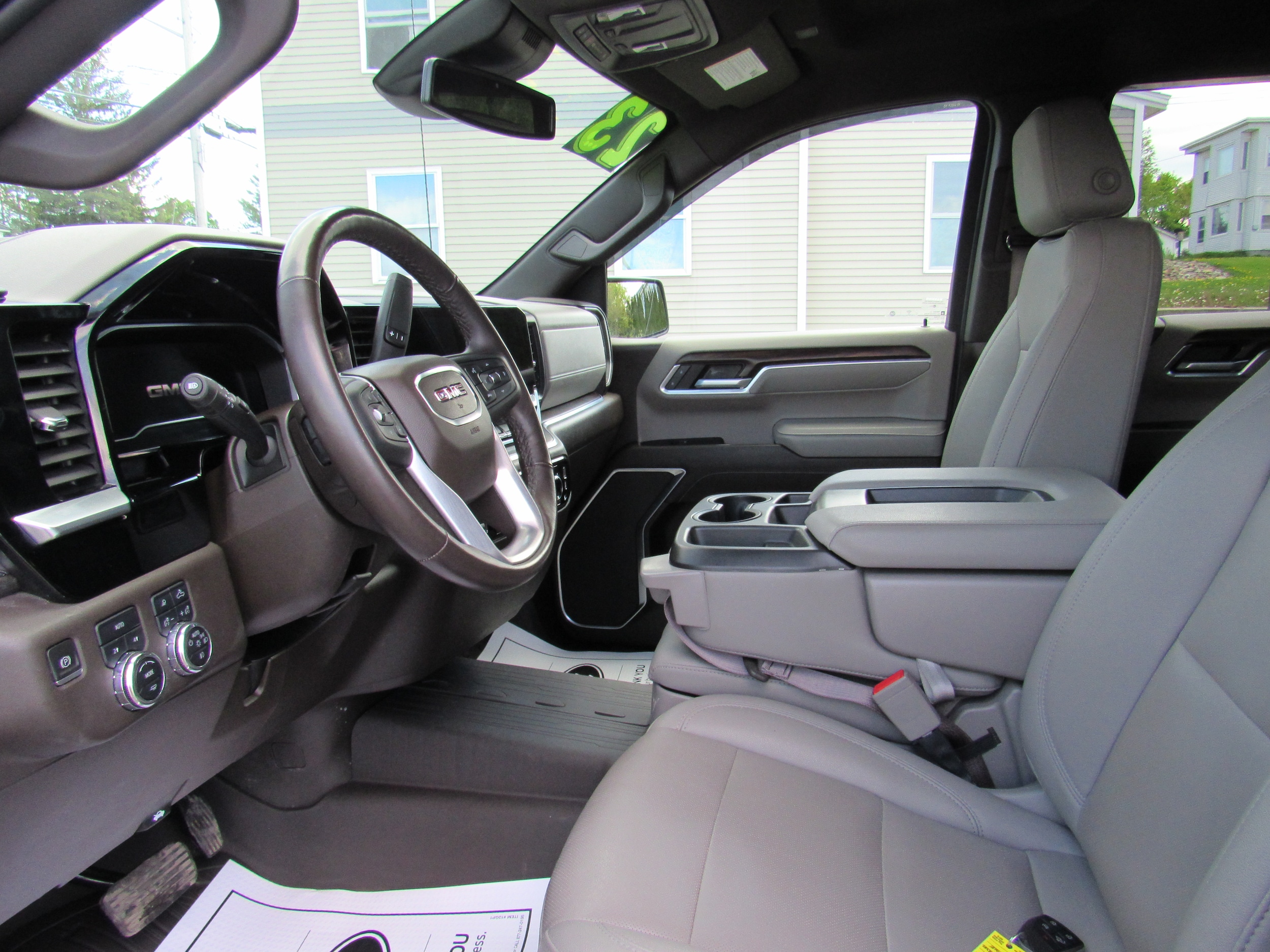 2023 GMC Sierra 1500 SLT - Photo 18