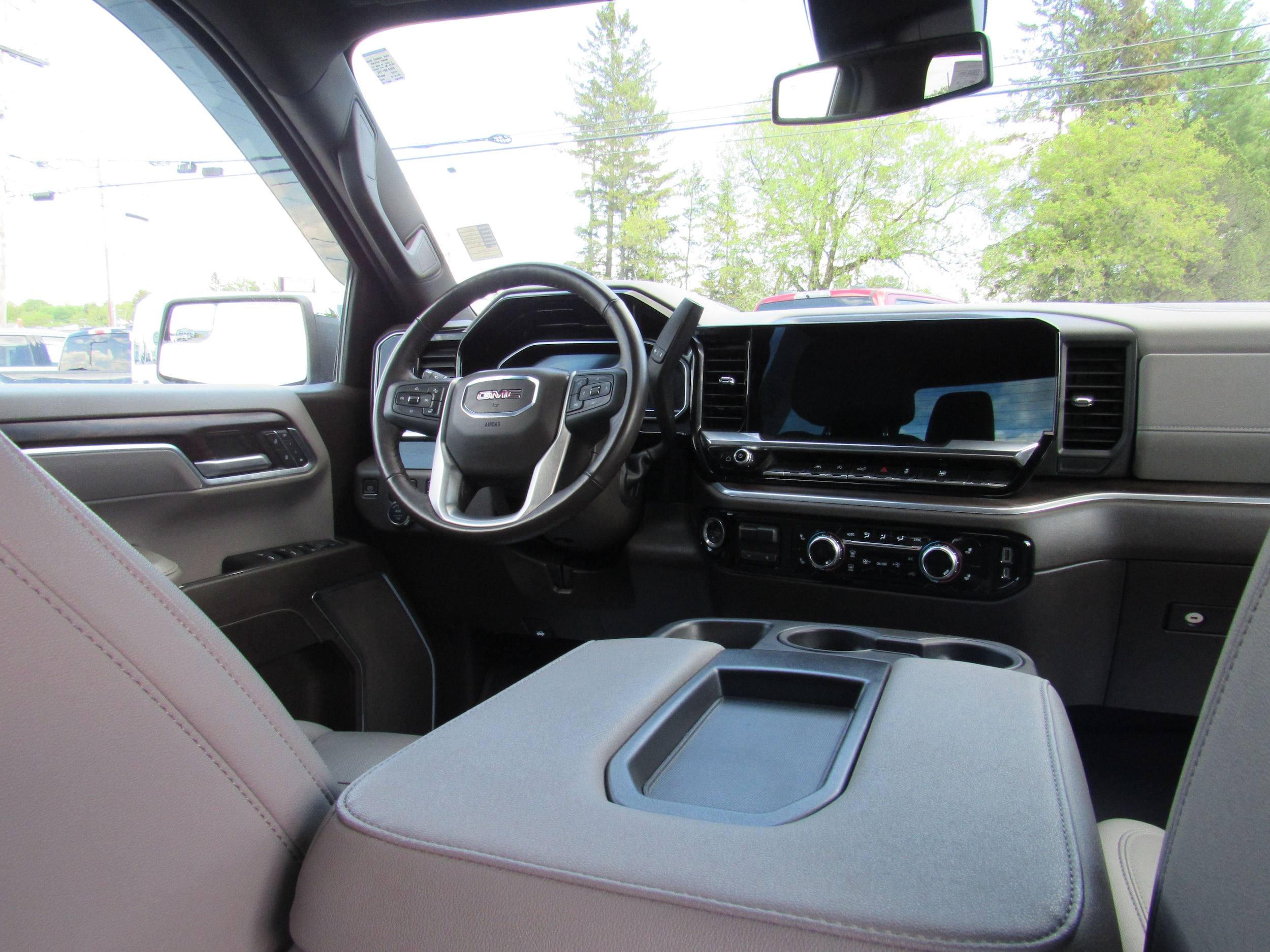 2023 GMC Sierra 1500 SLT - Photo 14