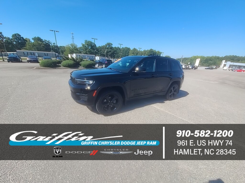 Used 2022 Jeep Grand Cherokee Altitude Sport Utility