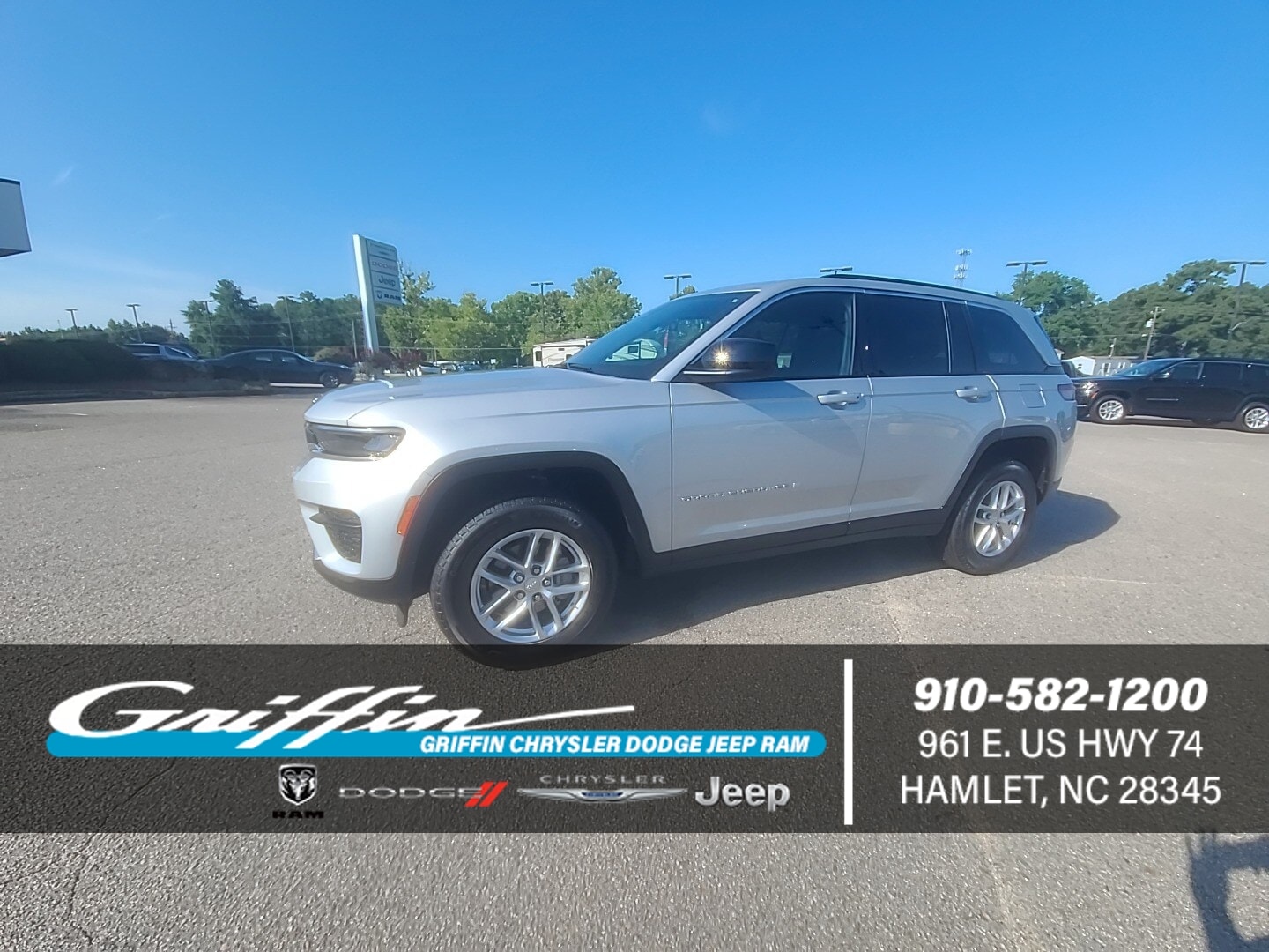 2026 Jeep Grand Cherokee Laredo