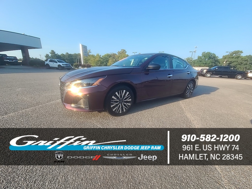 Used 2025 Nissan Altima SV Car