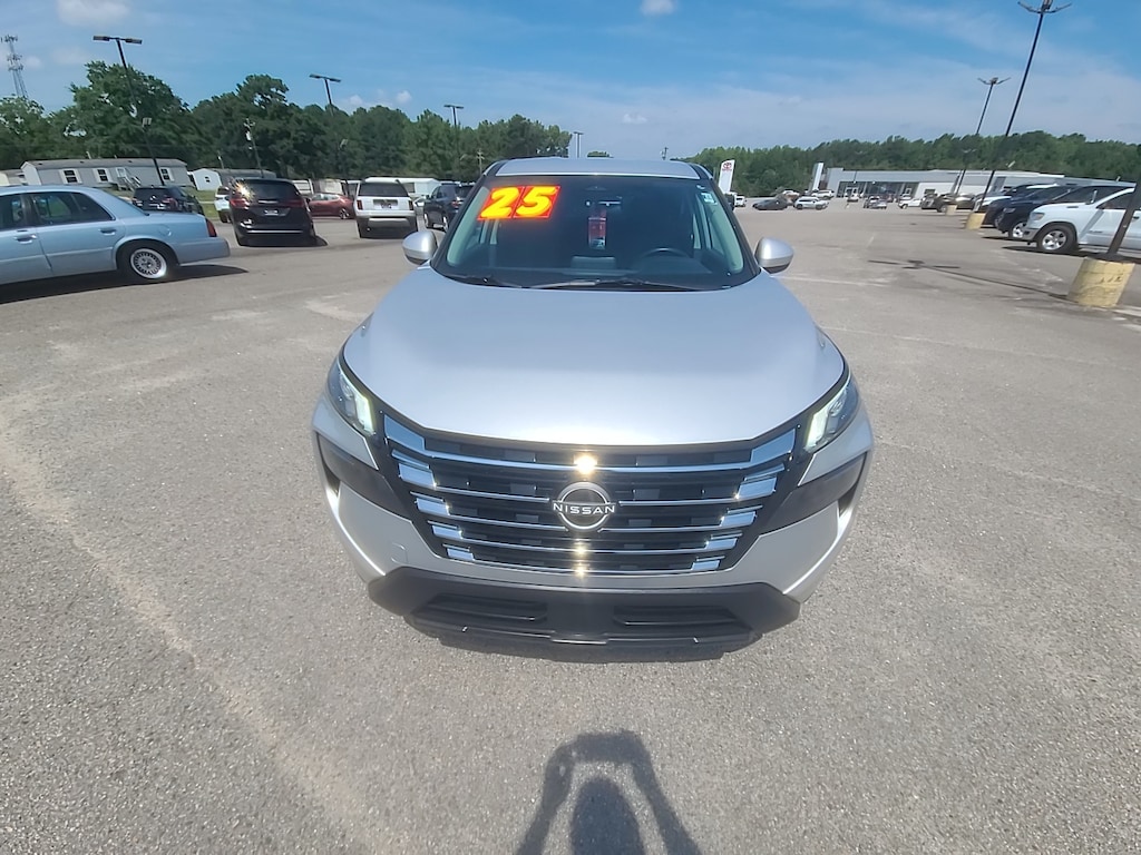 Used 2025 Nissan Rogue SV Sport Utility