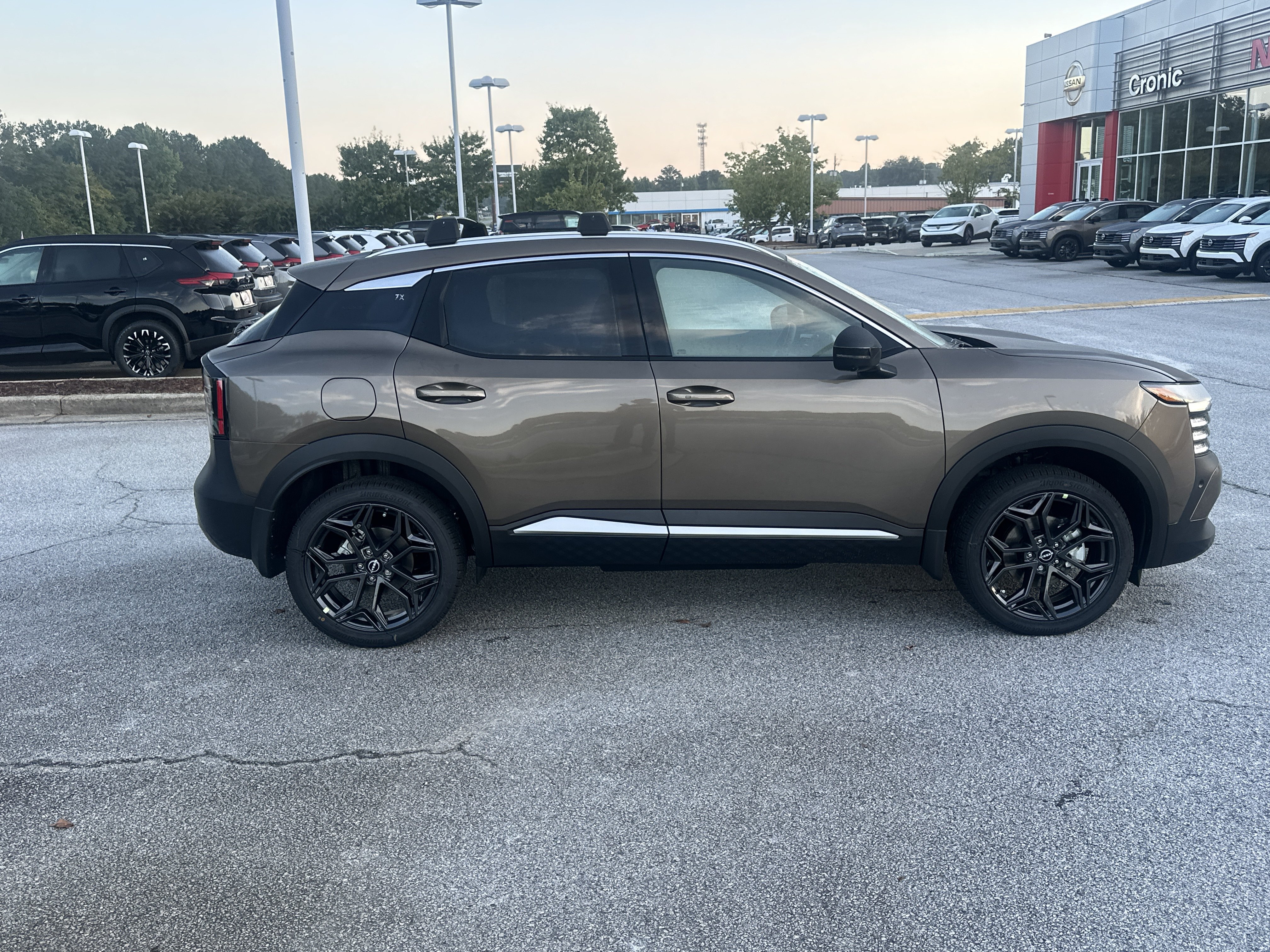 New 2027 Nissan Kicks SR SUV