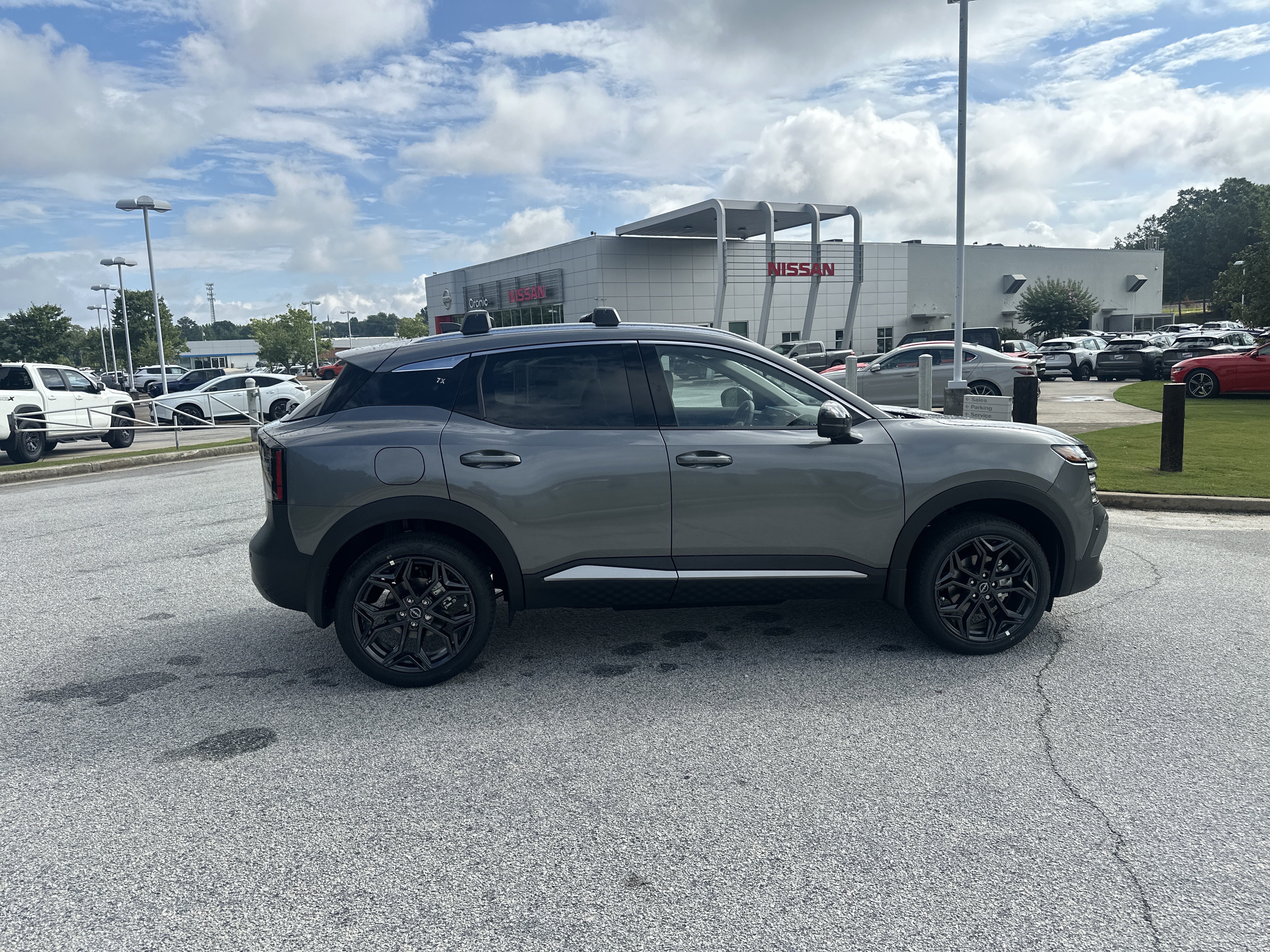 New 2026 Nissan Kicks SR SUV