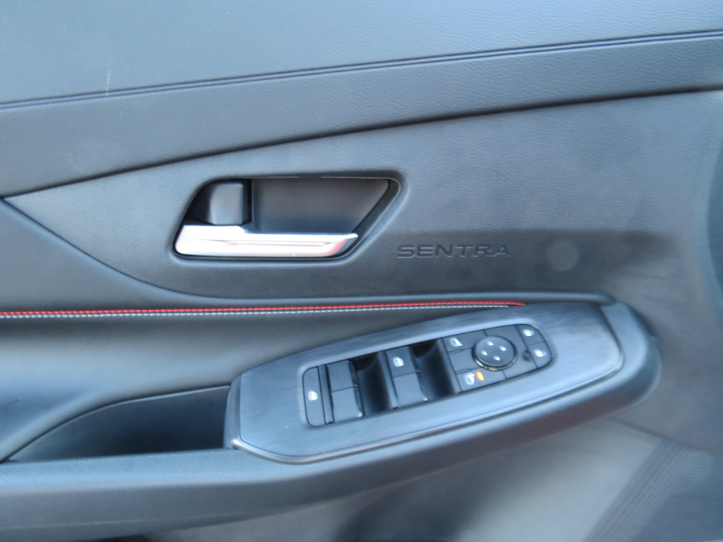2026 Nissan Sentra SR - Photo 14