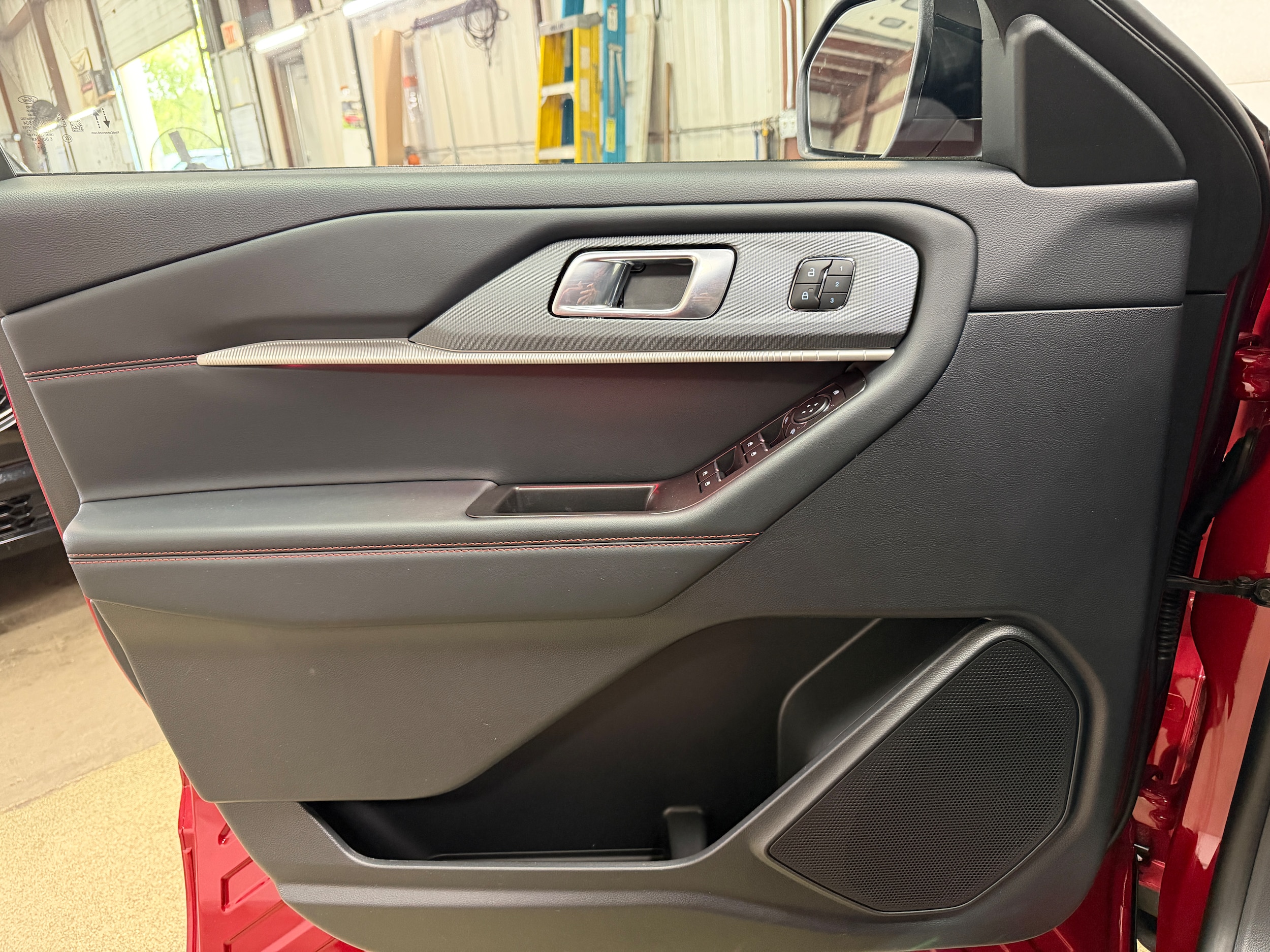 2026 Ford Explorer ST-LINE - Photo 14