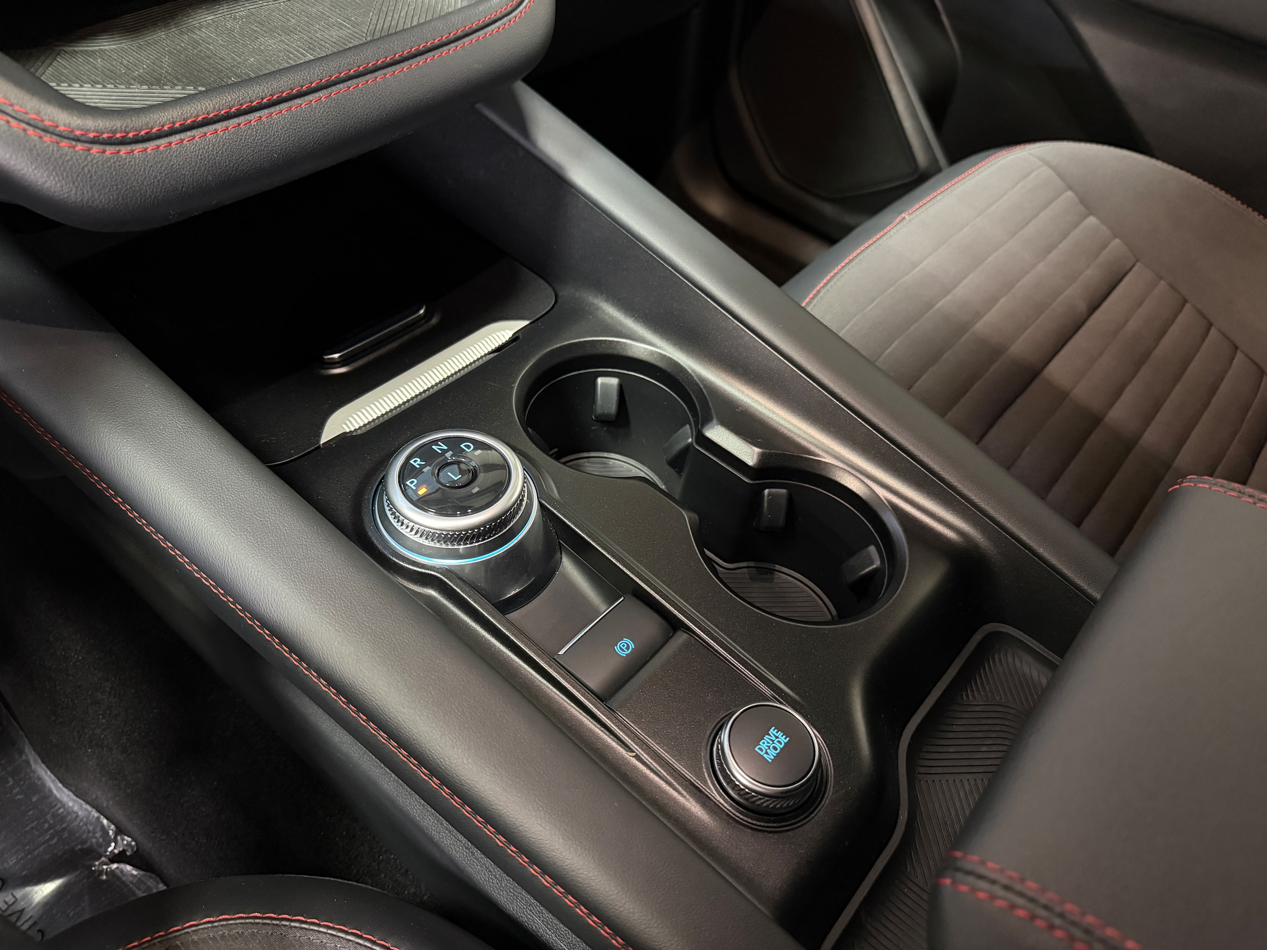 2025 Ford Explorer ST-LINE - Photo 23
