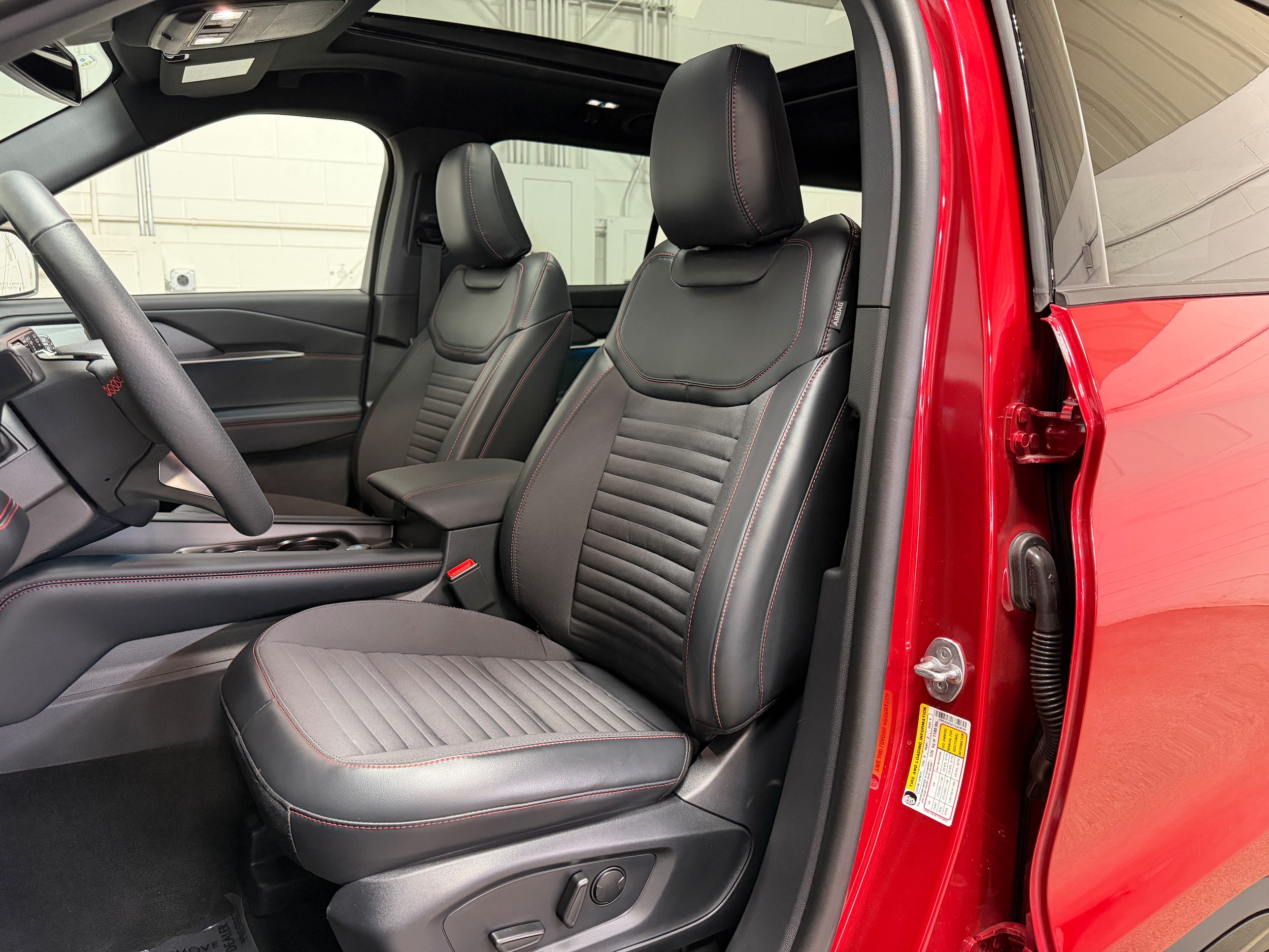 2026 Ford Explorer ST-LINE - Photo 10