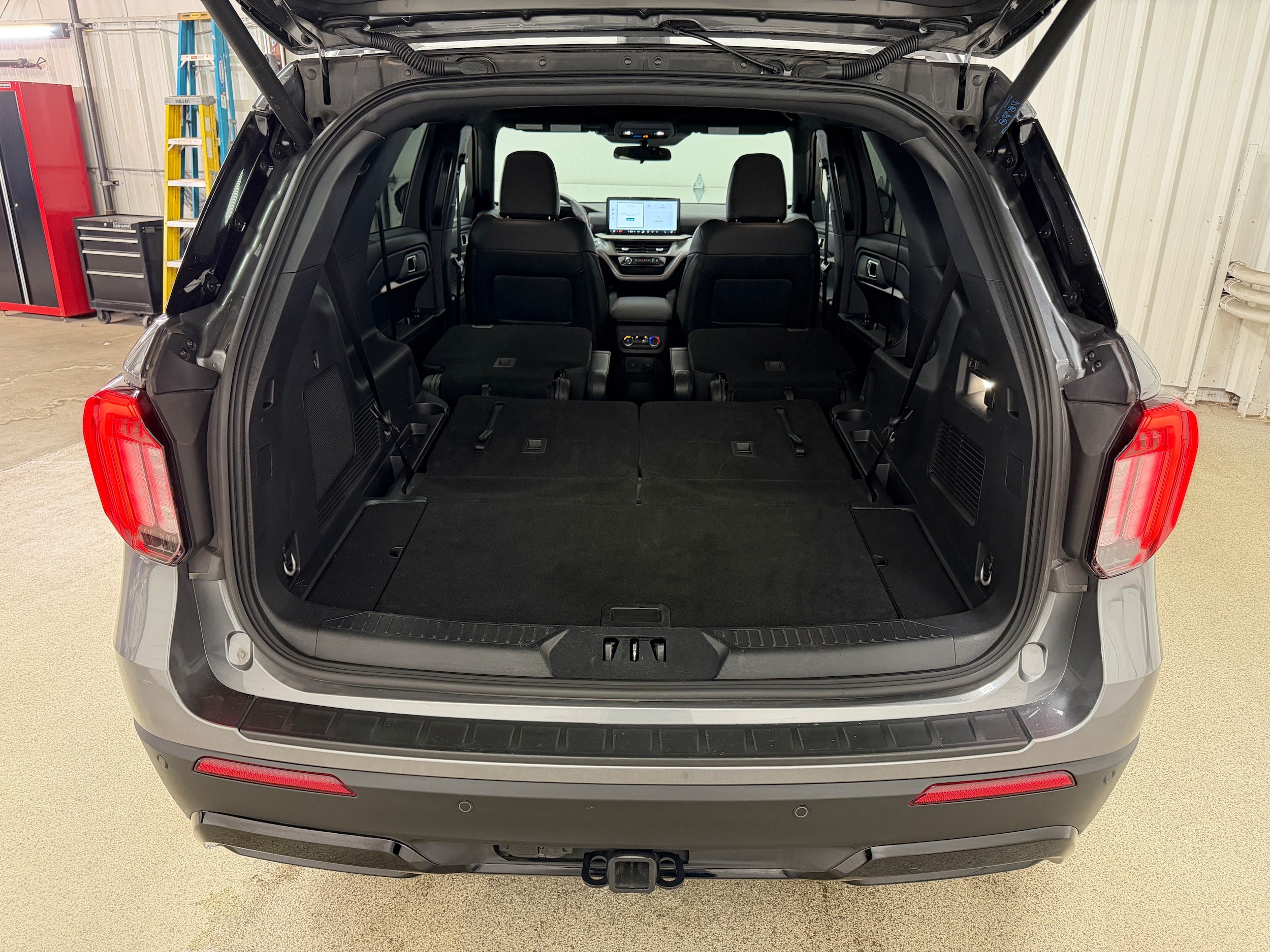 2025 Ford Explorer ST-LINE - Photo 31