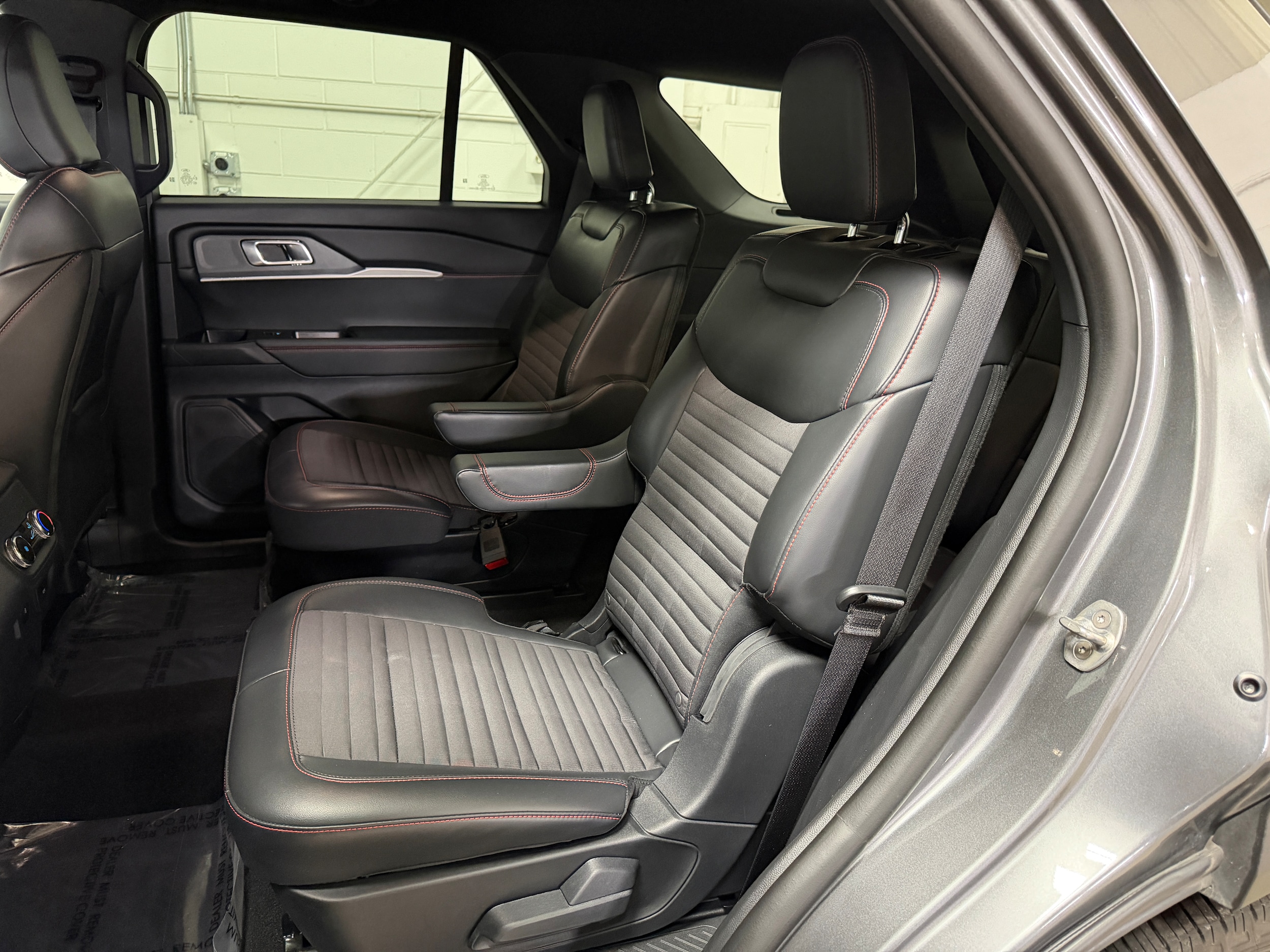 2025 Ford Explorer ST-LINE - Photo 10