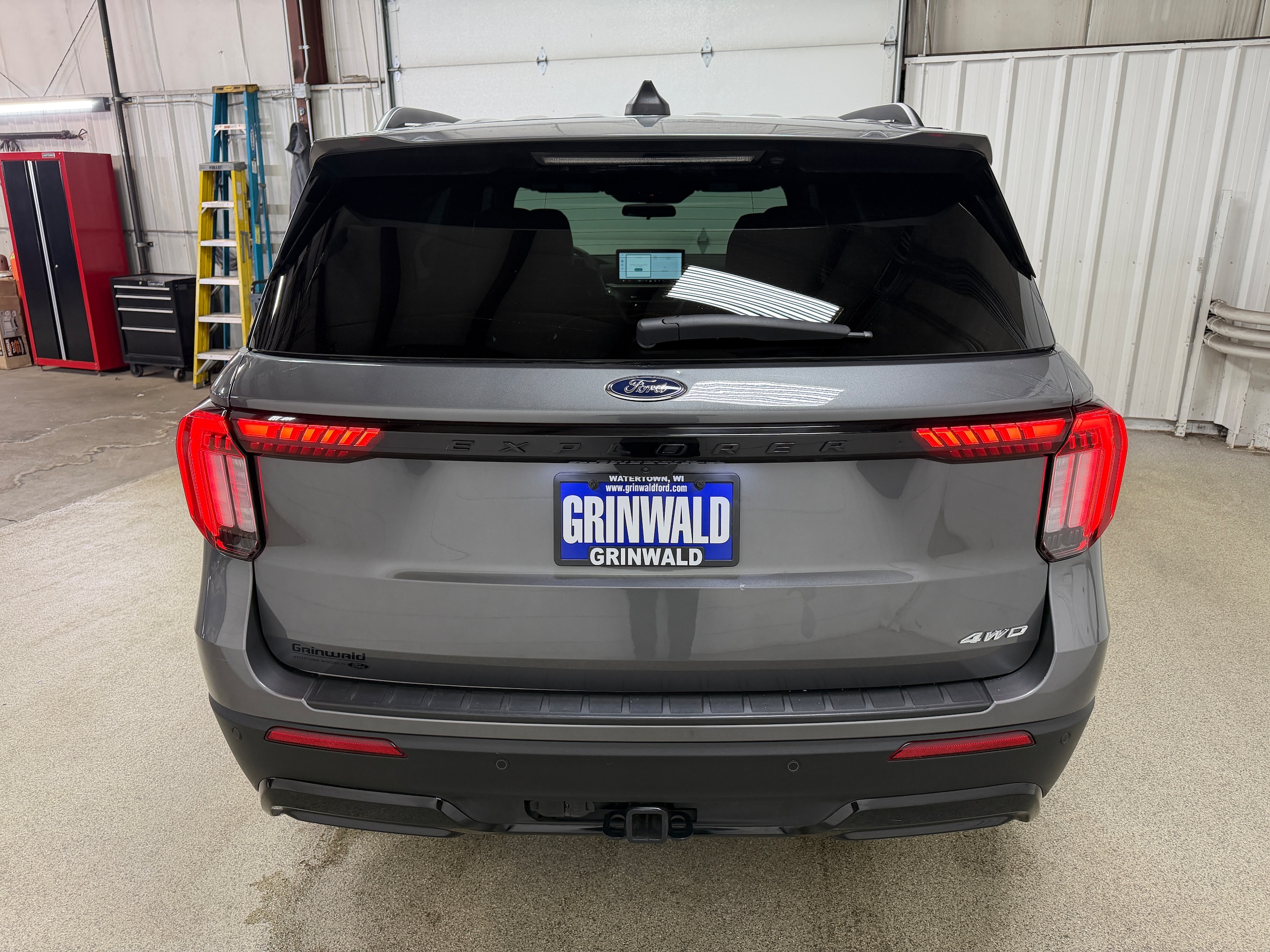 2025 Ford Explorer ST-LINE - Photo 29