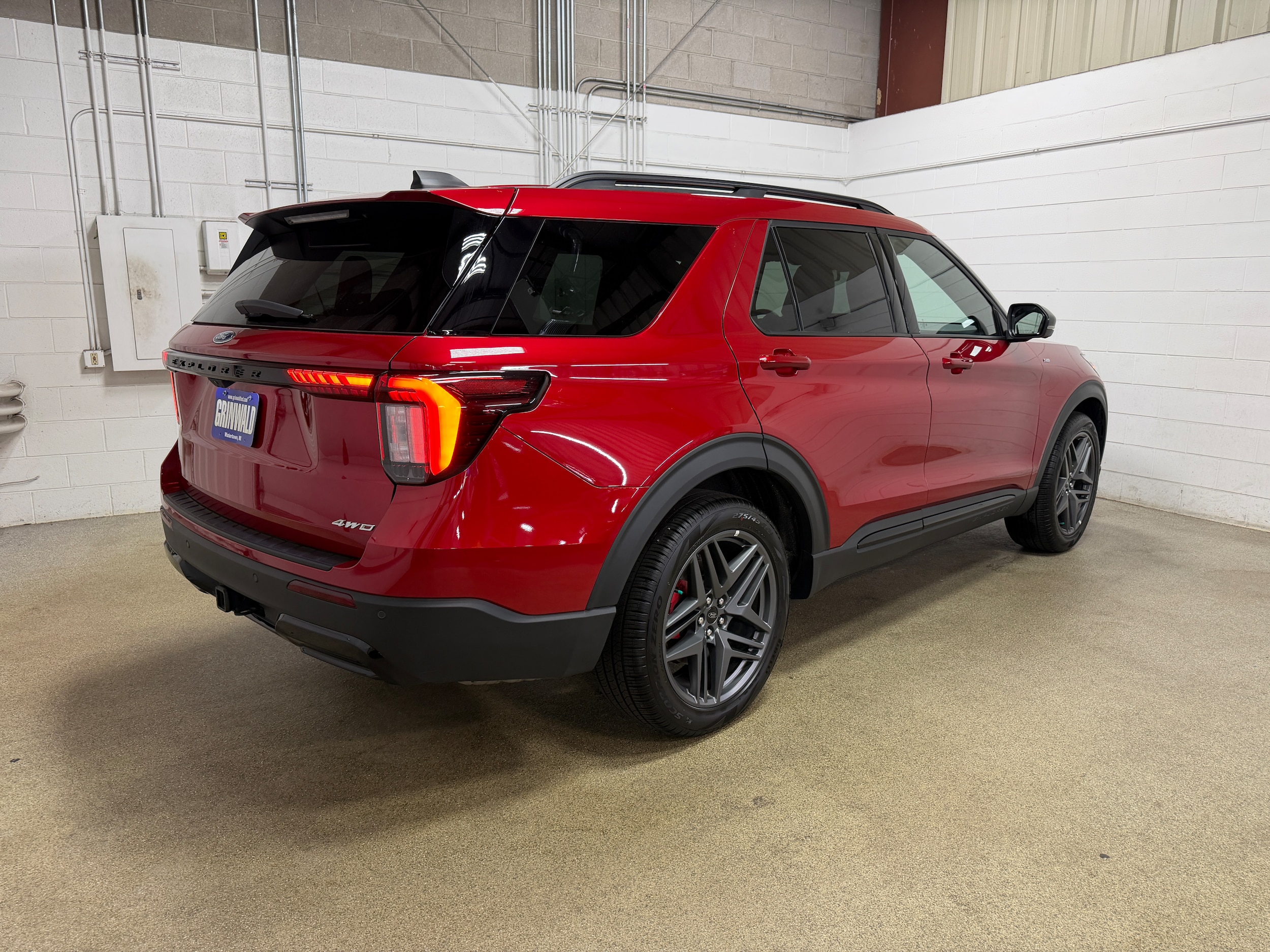 2026 Ford Explorer ST-LINE - Photo 9