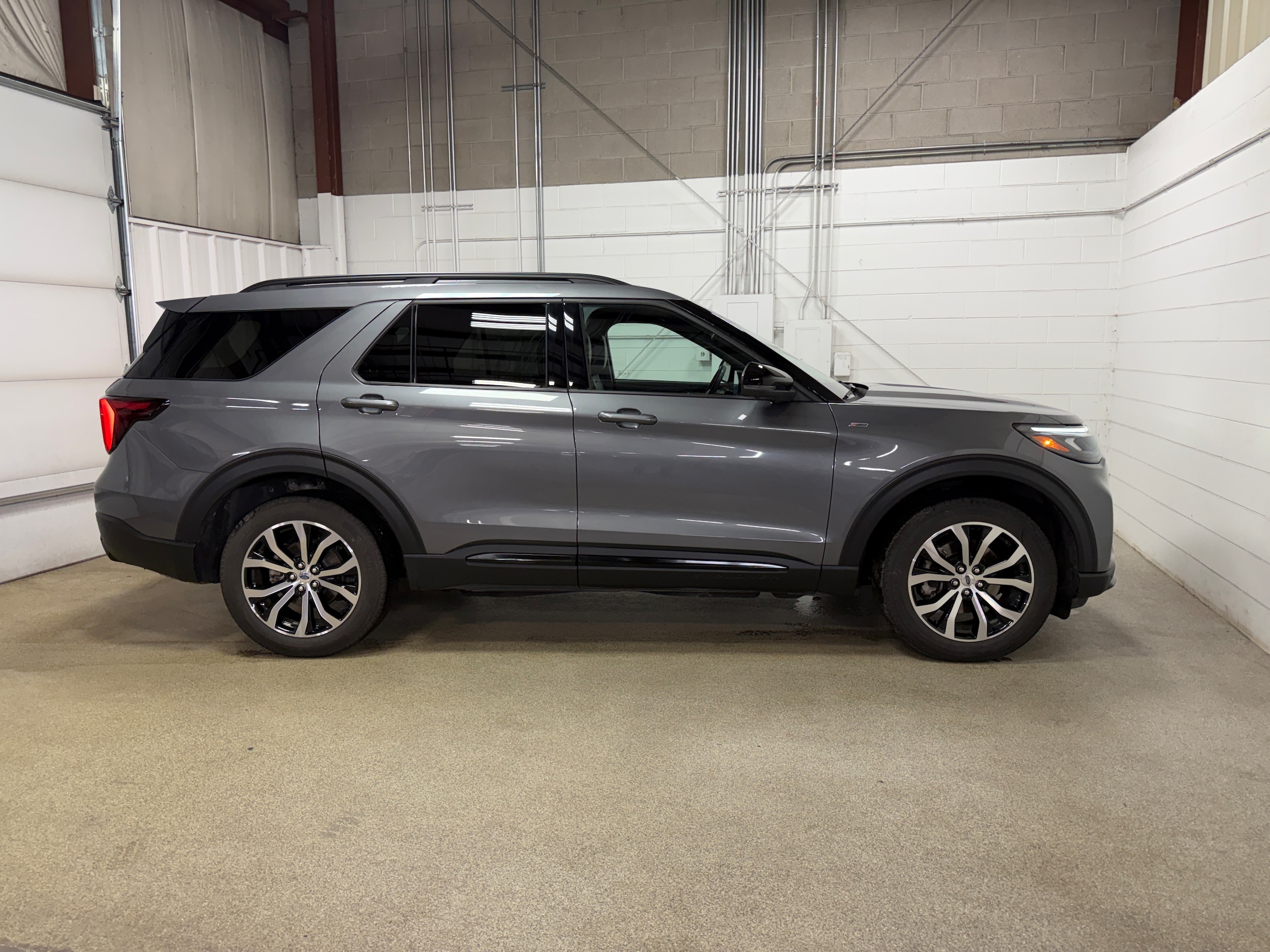 2025 Ford Explorer ST-LINE - Photo 6