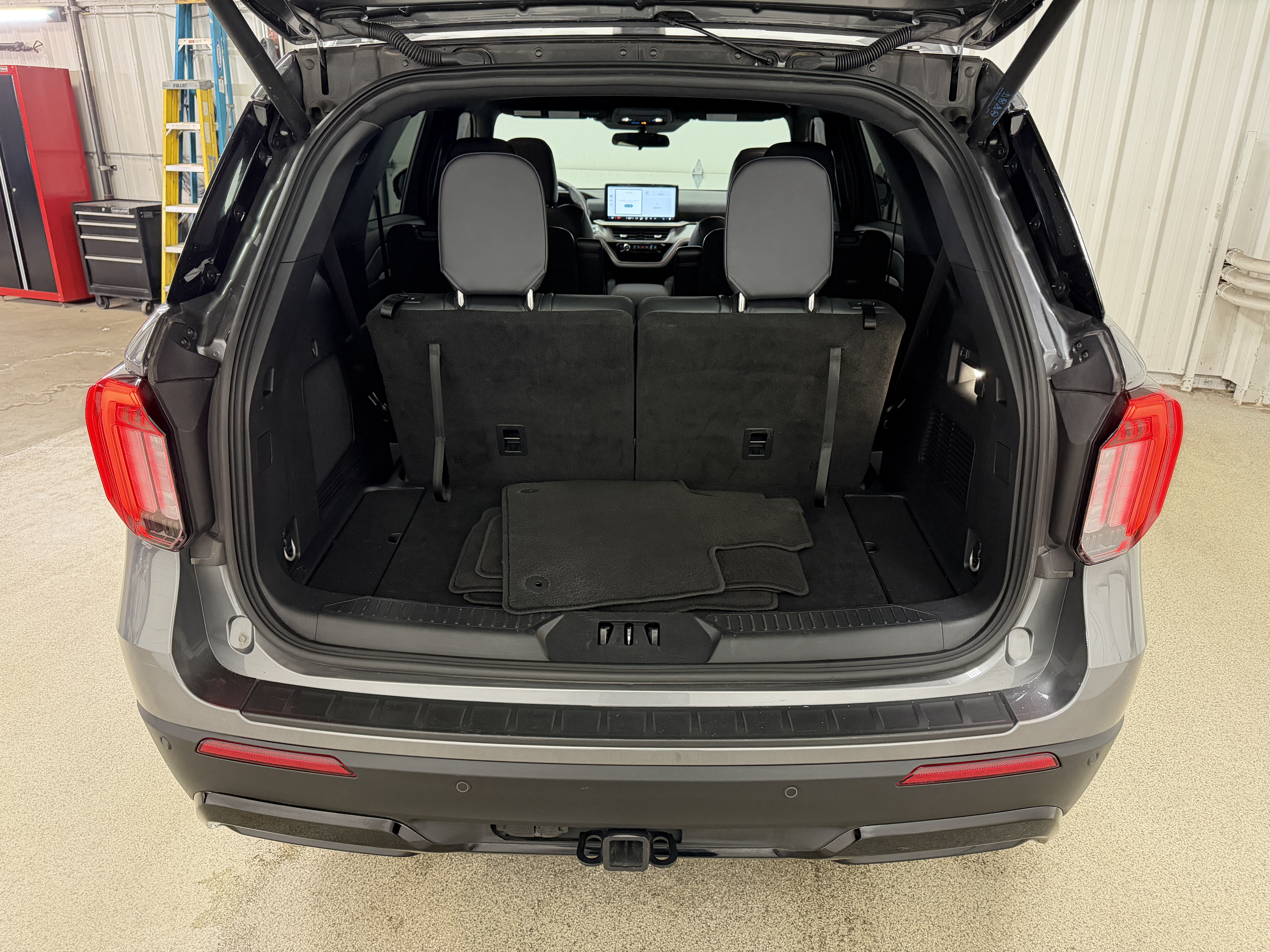 2025 Ford Explorer ST-LINE - Photo 30