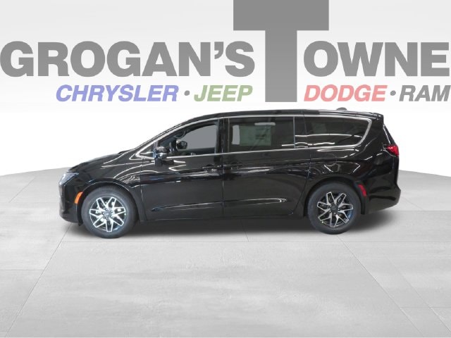 2027 Chrysler Pacifica