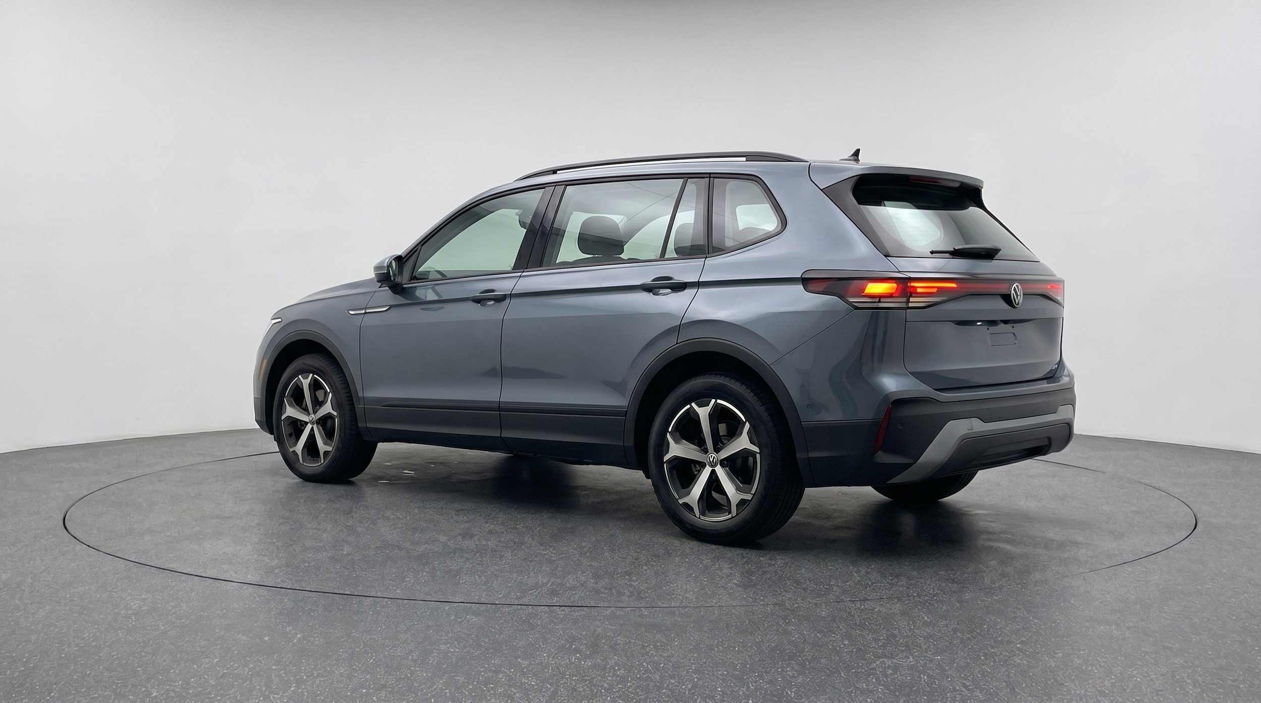 Thumbnail: 2026 Volkswagen Tiguan - 6