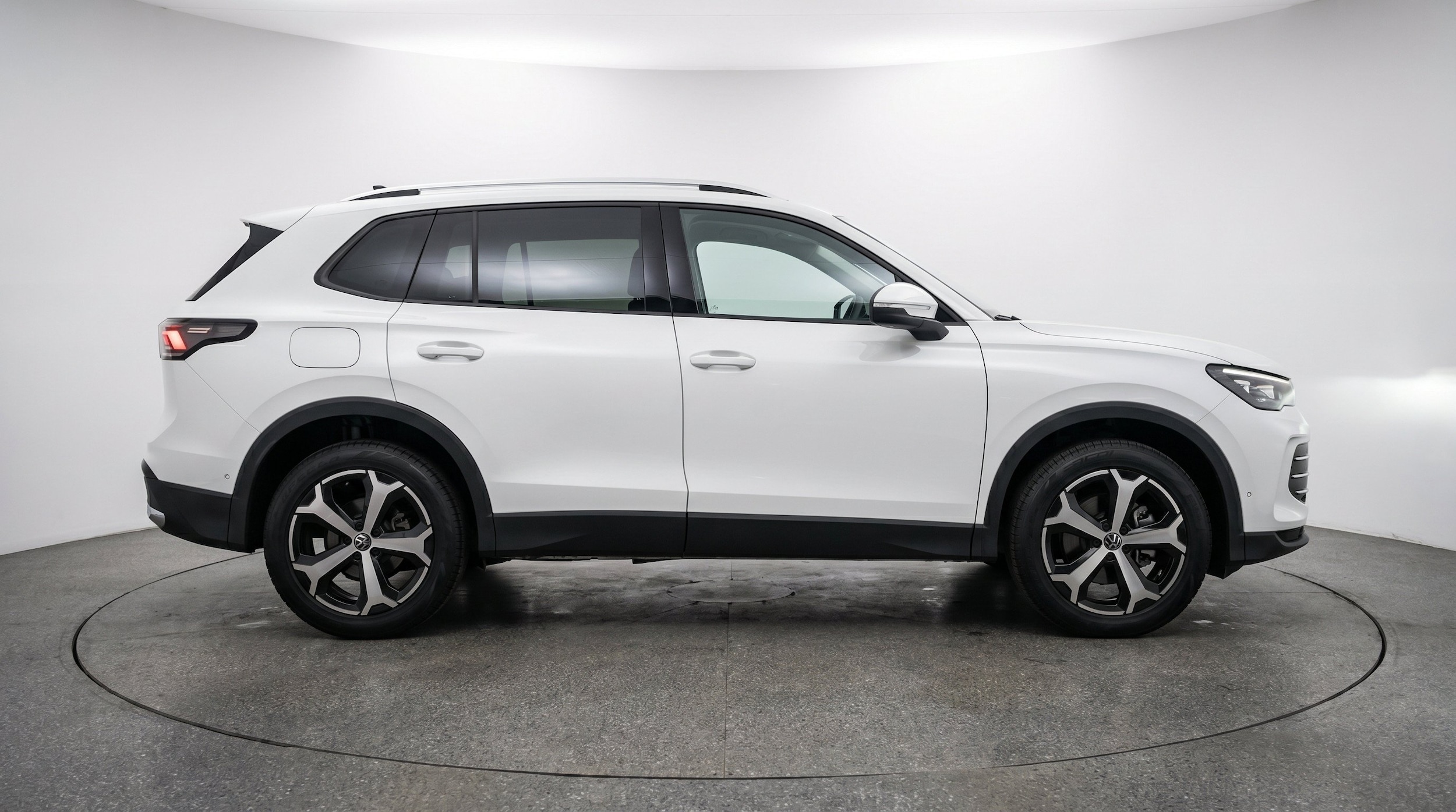 Thumbnail: 2026 Volkswagen Tiguan - 10