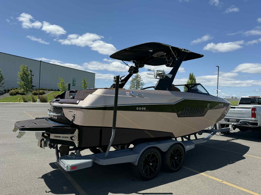 Used 2021 Malibu M220