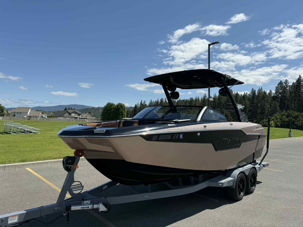 Used 2021 Malibu M220