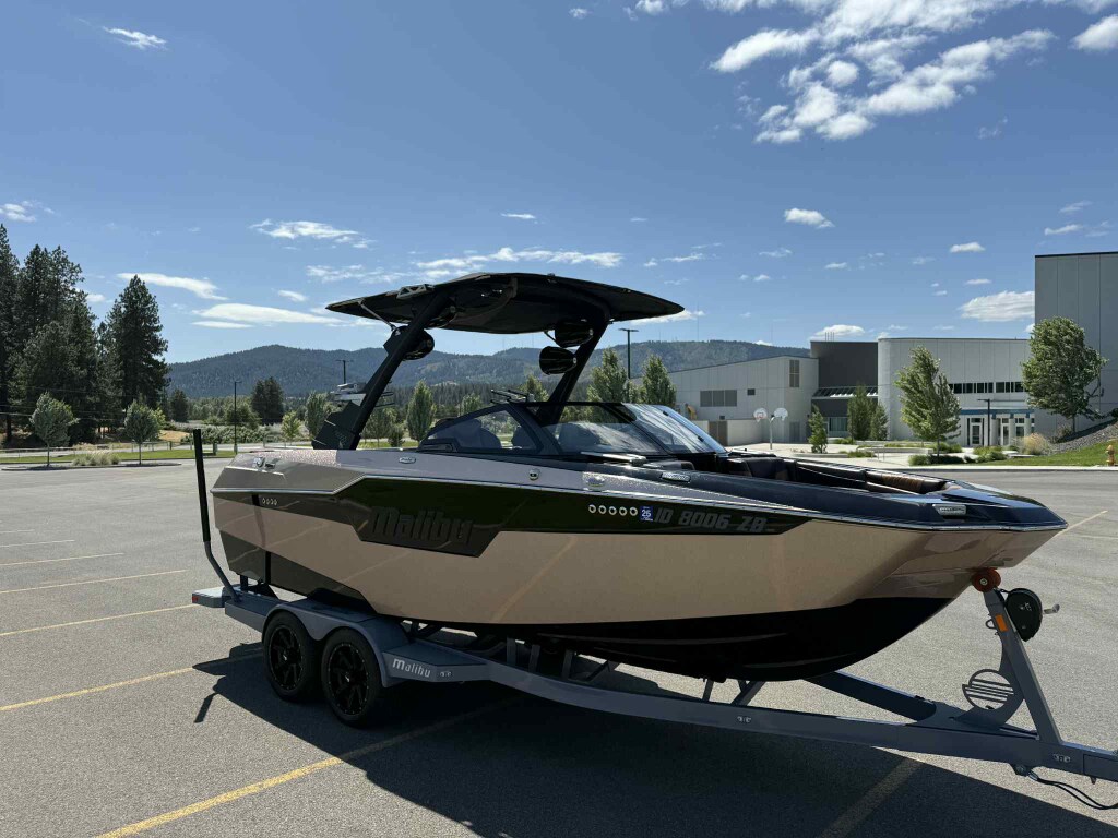 Used 2021 Malibu M220