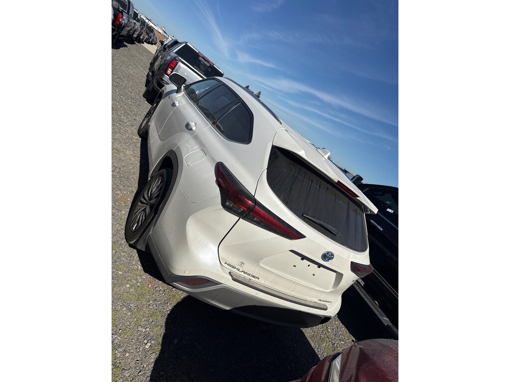 Used 2021 Toyota Highlander Hybrid Platinum Wagon