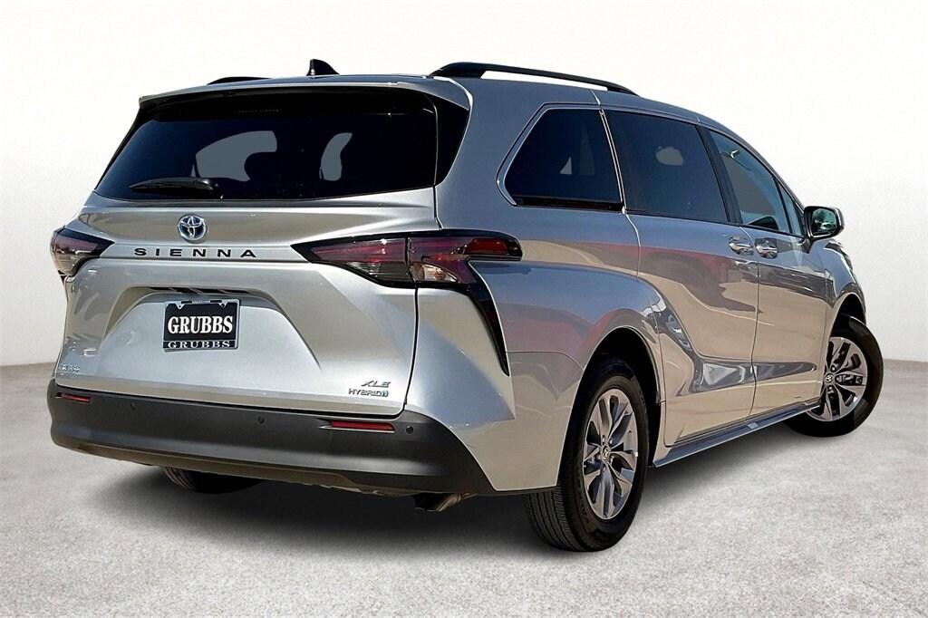 Used 2024 Toyota Sienna XLE Van Passenger Van
