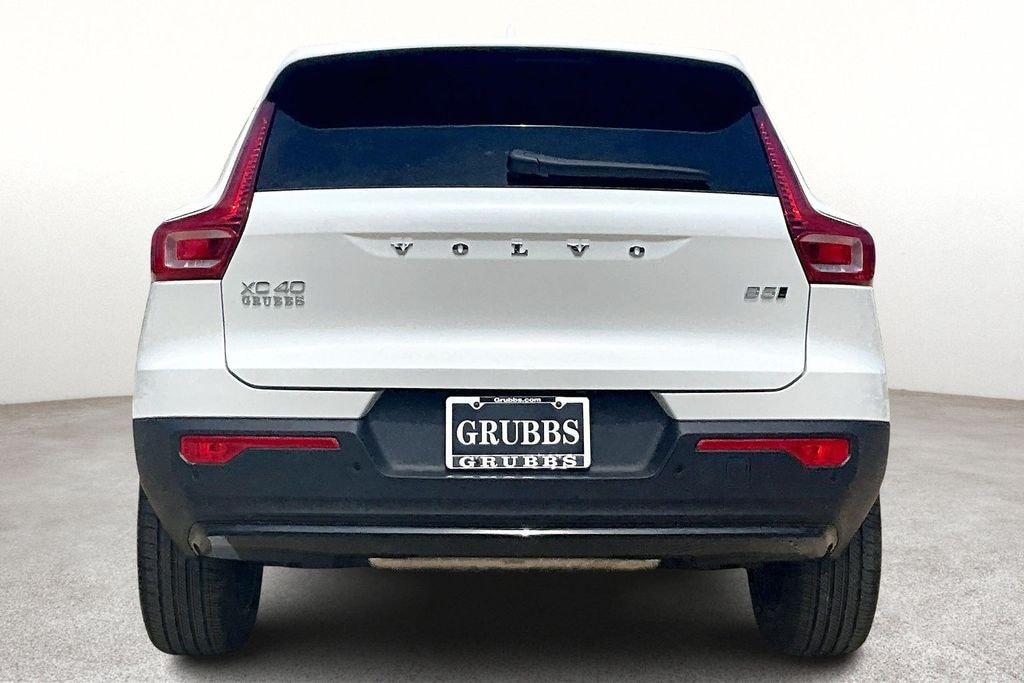 New 2026 Volvo XC40 B5 Plus SUV