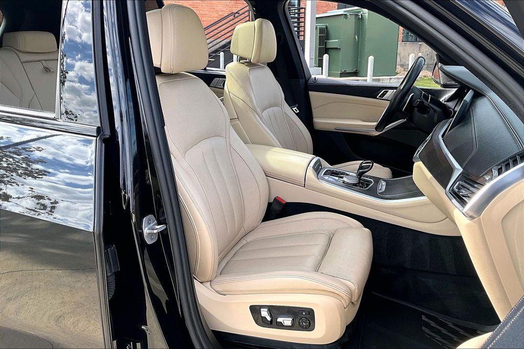 2021 BMW X5 M50i - Photo 10