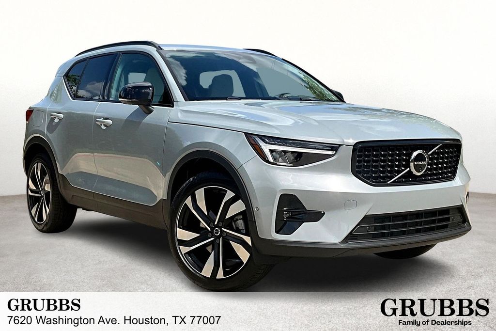 2026 Volvo XC40