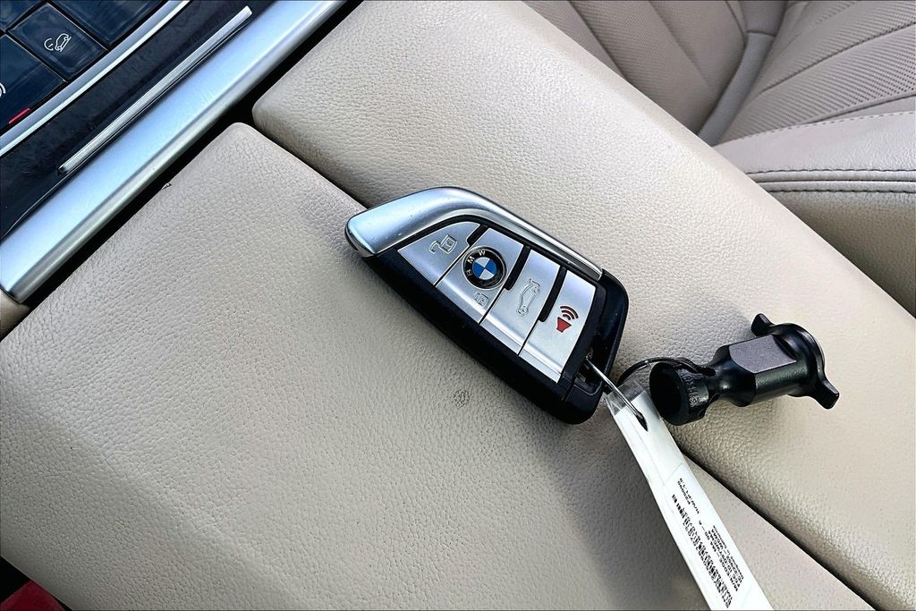 2021 BMW X5 M50i - Photo 14