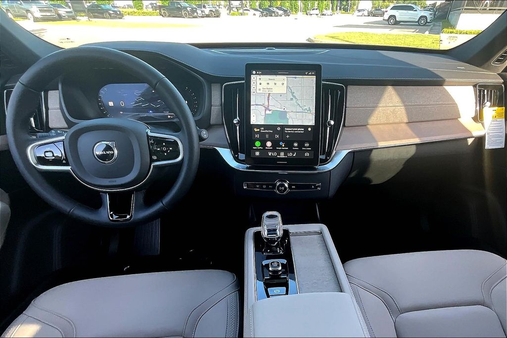 2026 Volvo XC90 Plus - Photo 7