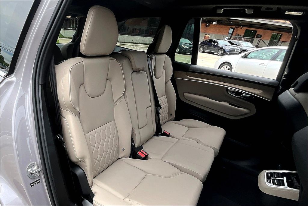 2026 Volvo XC90 Plus - Photo 10