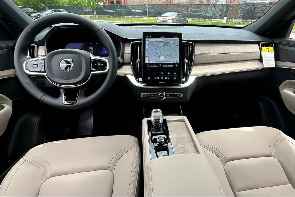 2026 Volvo XC90 Plus - Photo 7