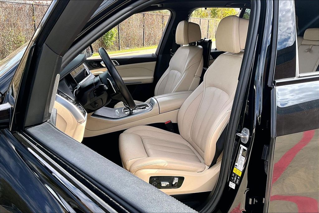 2021 BMW X5 M50i - Photo 33