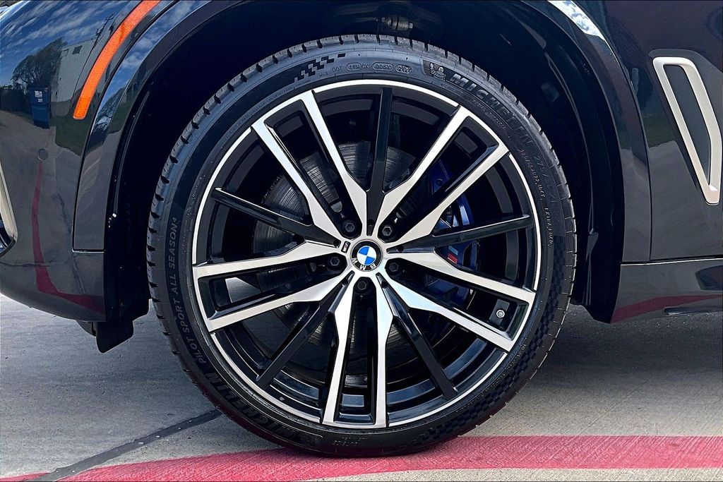2021 BMW X5 M50i - Photo 11