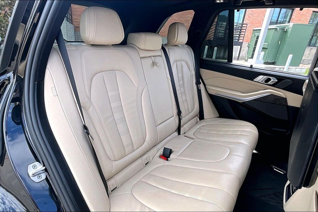 2021 BMW X5 M50i - Photo 37