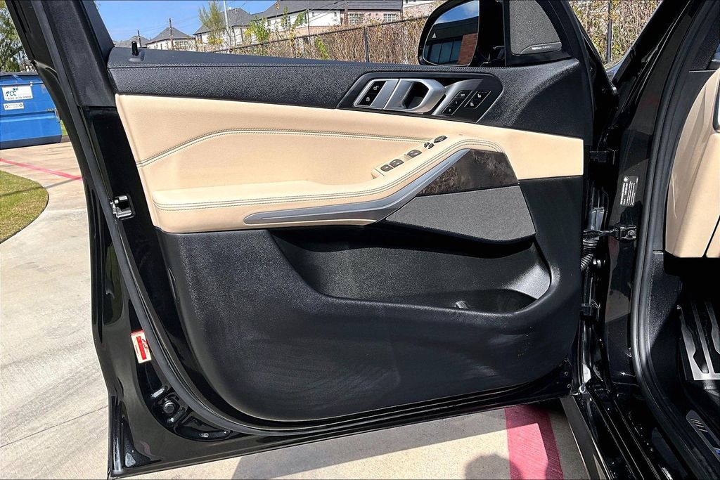 2021 BMW X5 M50i - Photo 24