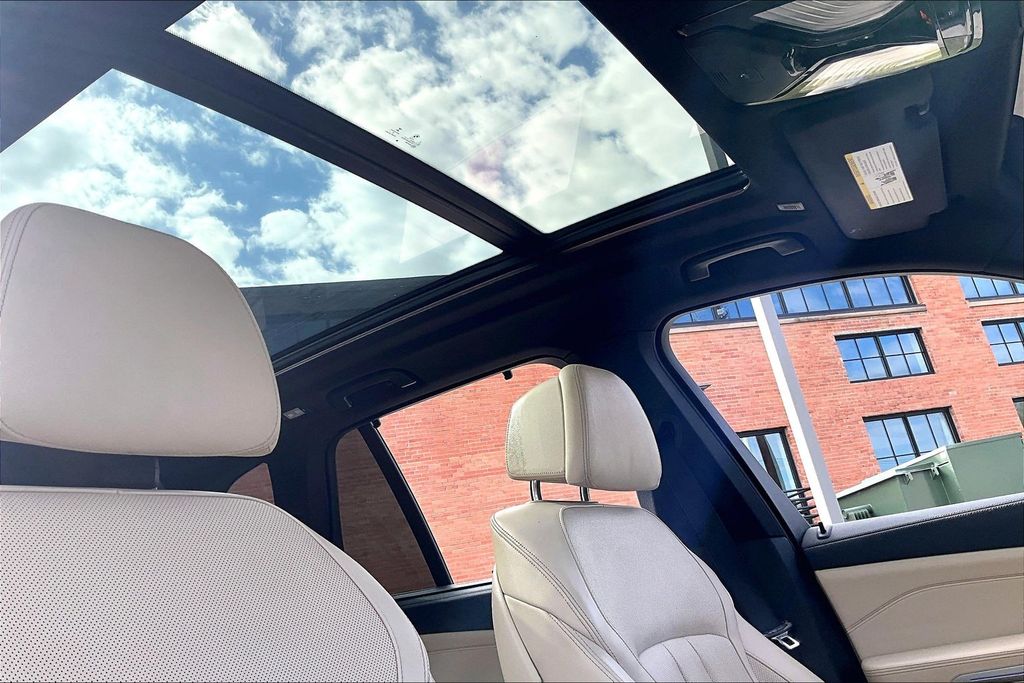 2021 BMW X5 M50i - Photo 23