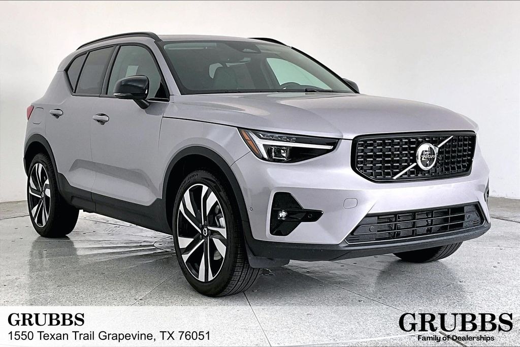 Used 2026 Volvo XC40 B5 Plus SUV