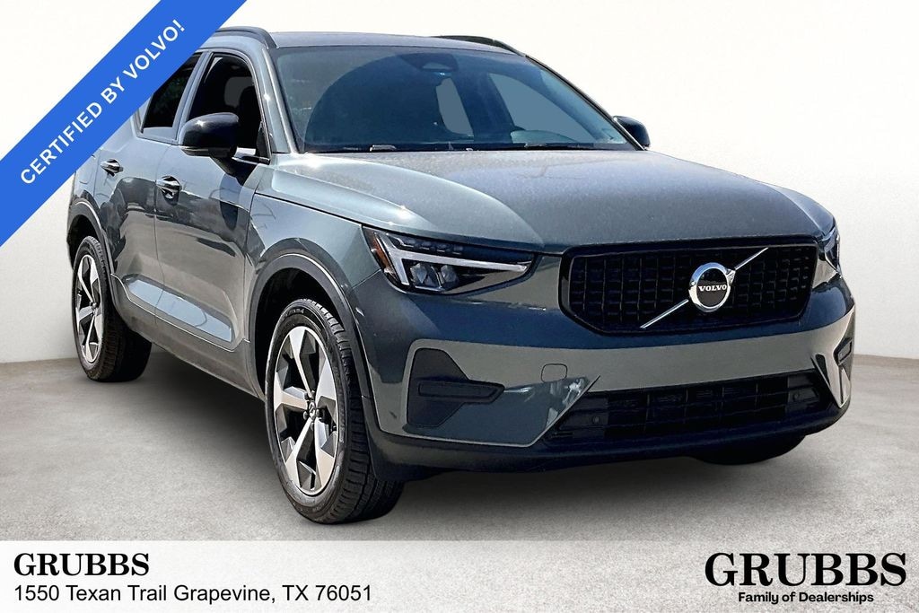 Used 2026 Volvo XC40 B4 Core SUV