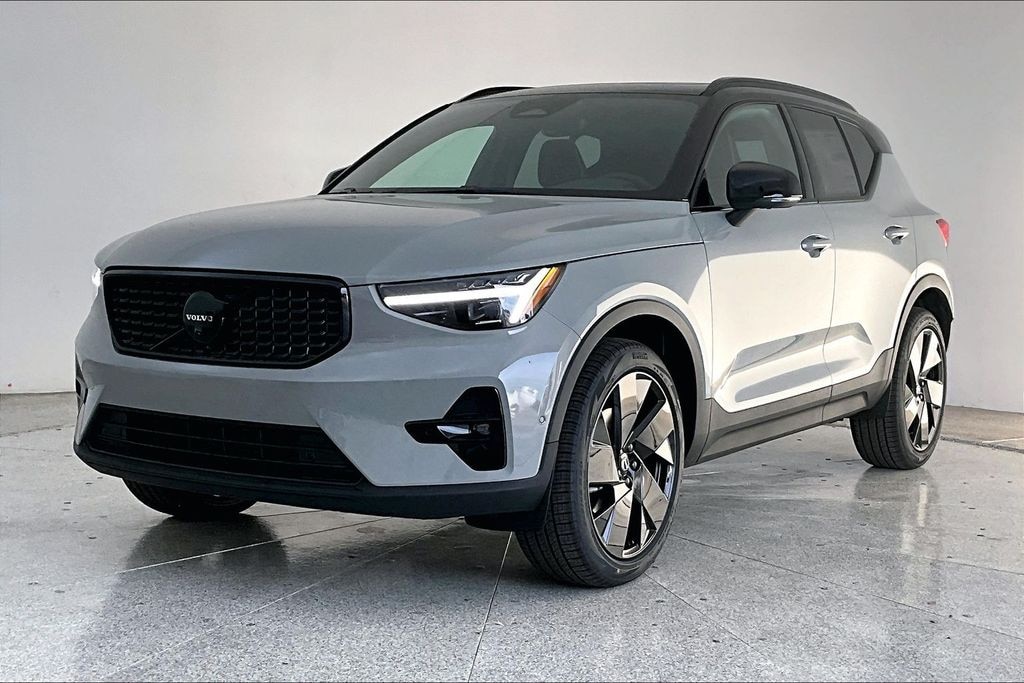 Used 2026 Volvo XC40 B5 Ultra Black Edition SUV