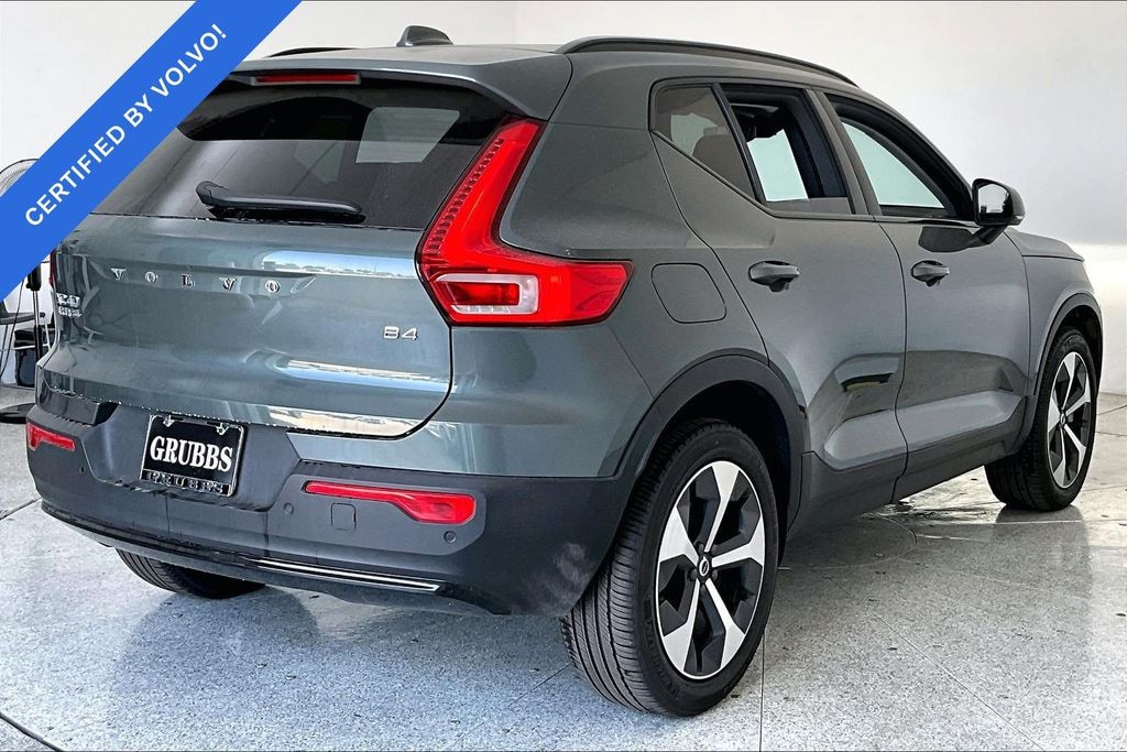 Used 2026 Volvo XC40 B4 Core SUV