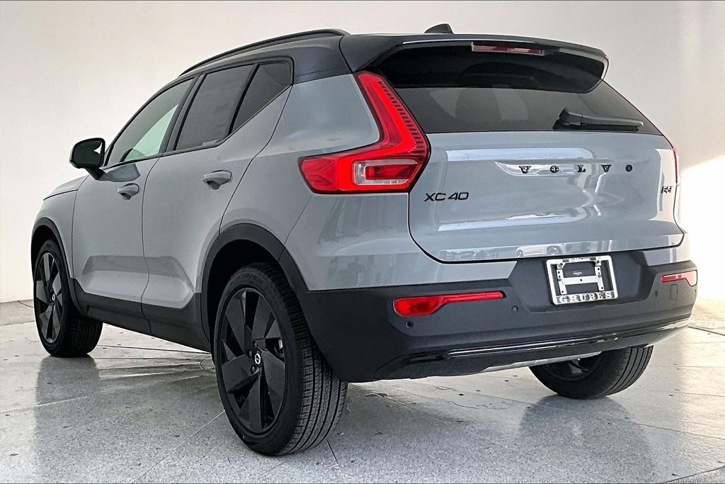 Used 2026 Volvo XC40 B5 Ultra Black Edition SUV