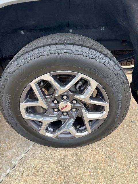 2023 GMC Sierra 1500 SLT - Photo 9
