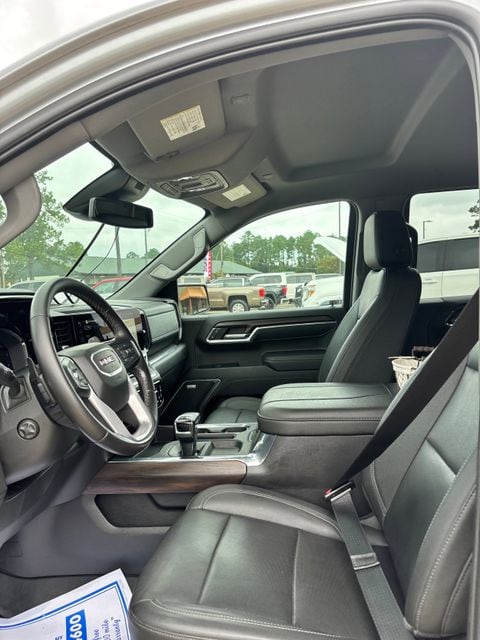 2023 GMC Sierra 1500 SLT - Photo 14