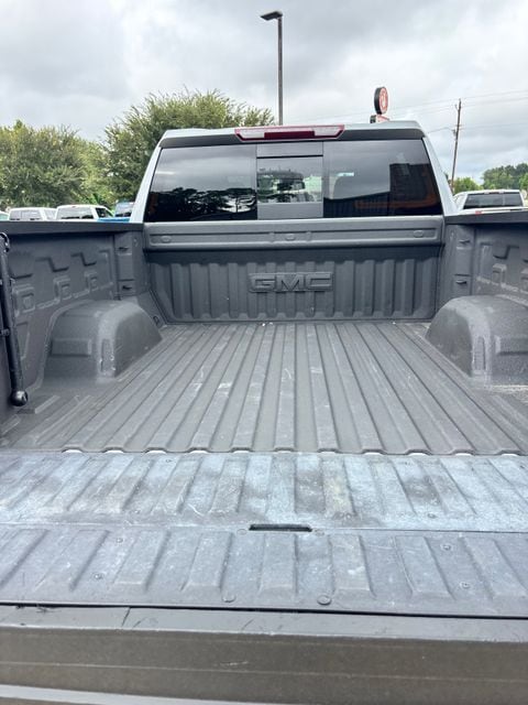 2023 GMC Sierra 1500 SLT - Photo 10